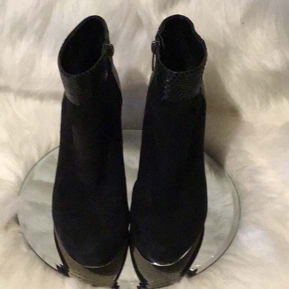 ✨SAM EDELMAN ✨BLACK ✨SUEDE ✨ANKLE ✨BOOTS ✨👢 - Picture 3 of 8